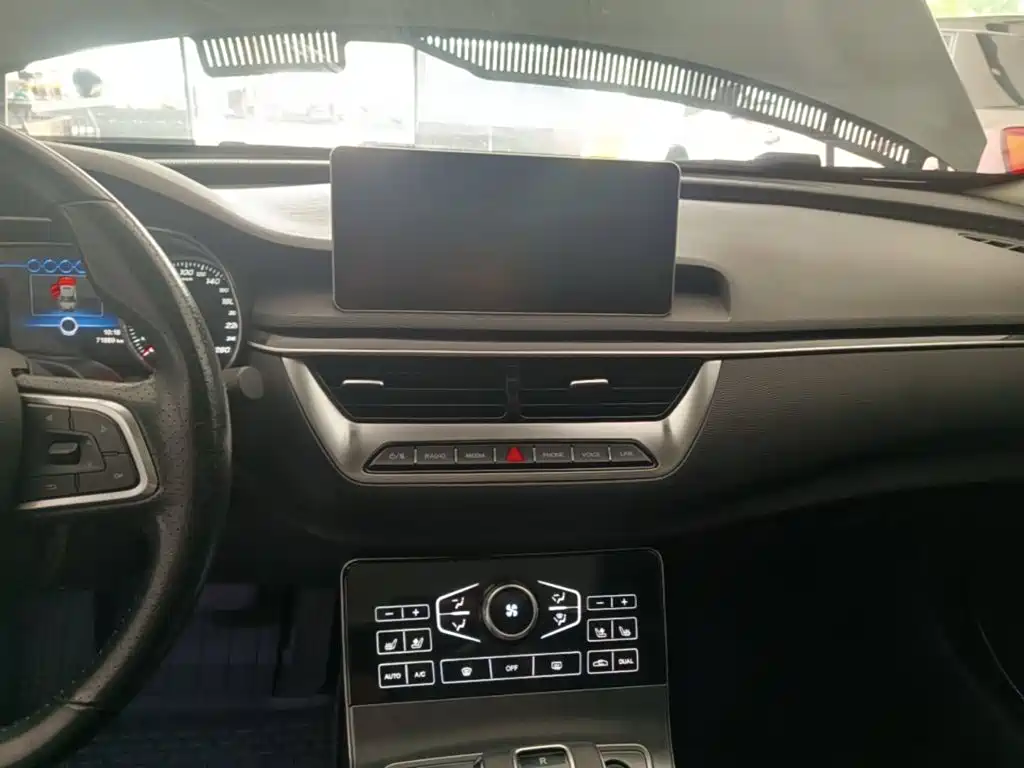 Hongqi Hongqi H5 — миниатюра 13