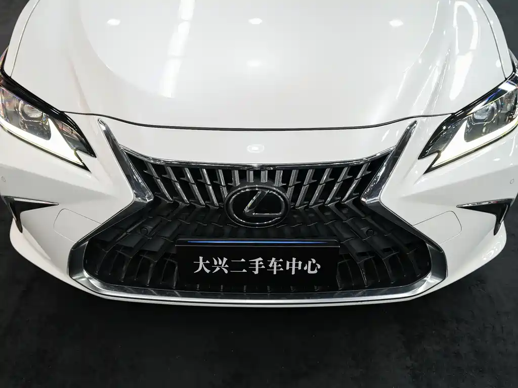 Lexus ES 2022 200 Luxury
