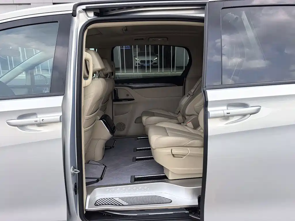 Buick GL8 Hybrid — миниатюра 12