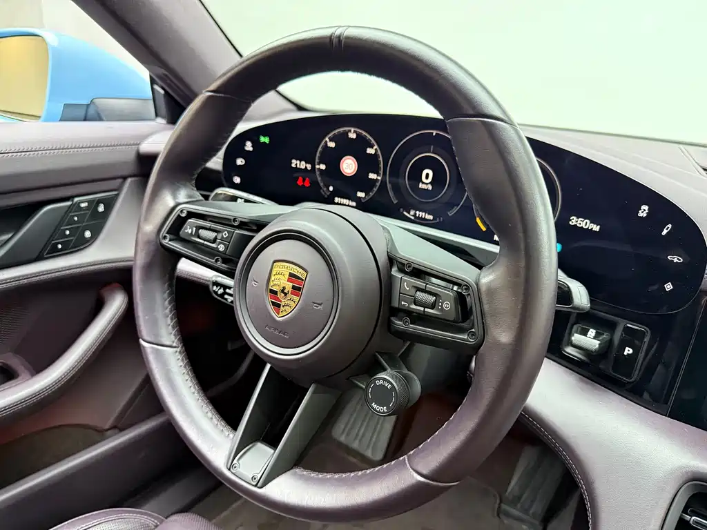 Porsche Taycan — миниатюра 4
