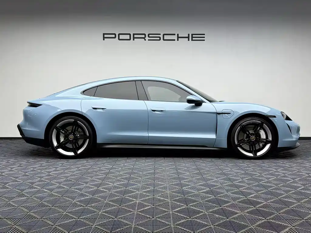 Porsche Taycan — миниатюра 10