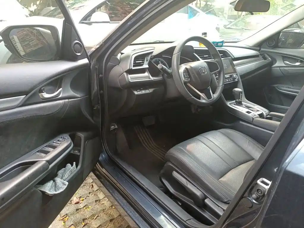 Honda Civic — миниатюра 17