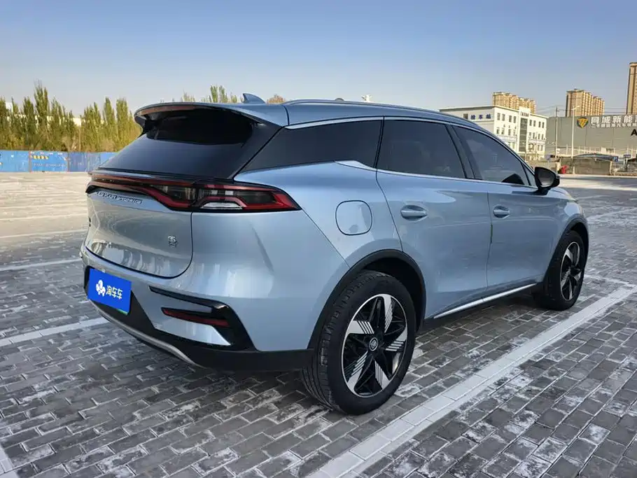 BYD Tang PHEV 2023 — фото 3