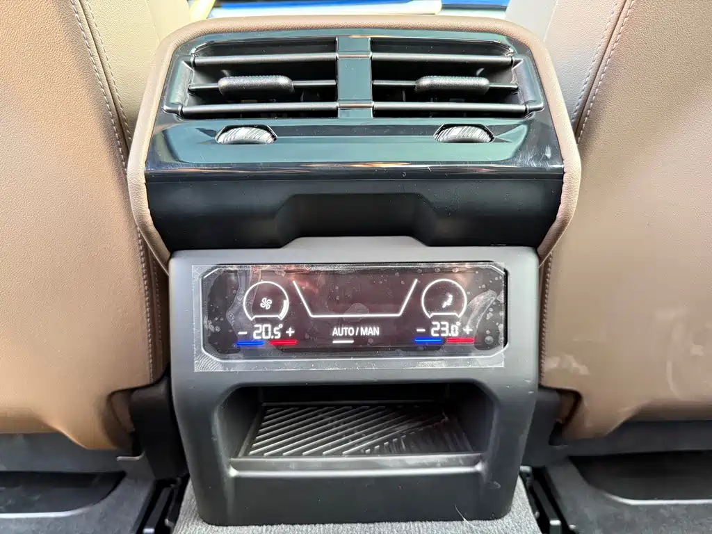 BMW i5 — миниатюра 12