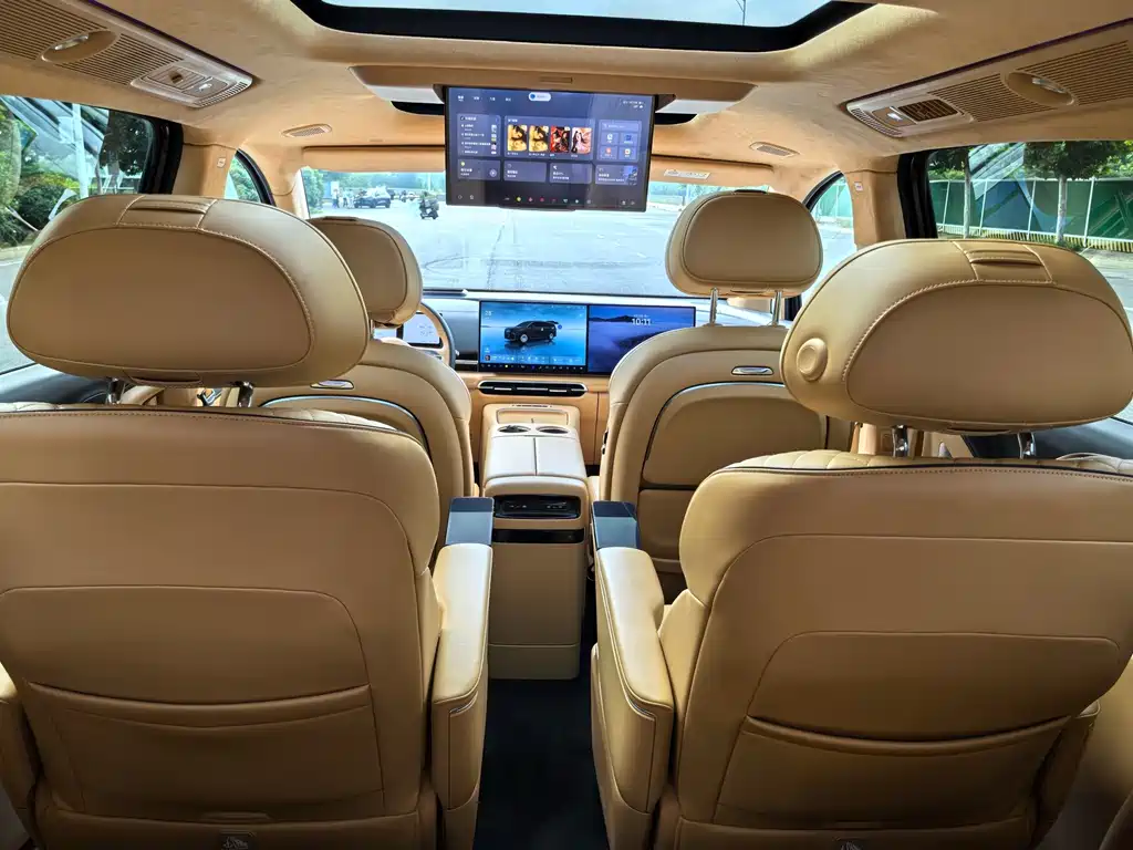 Voyah Dreamer PHEV 4WD Flagship Kunpeng Edition, фото 12