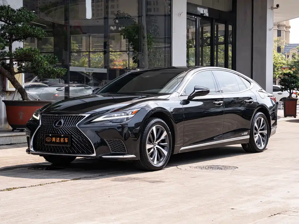 Lexus LS
