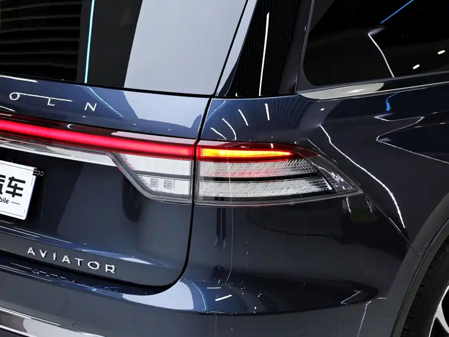Lincoln Aviator — миниатюра 14