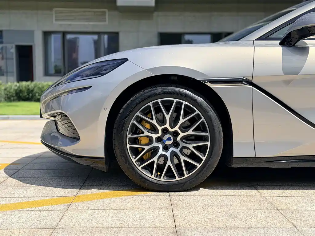 Denza Denza Z9GT — миниатюра 6