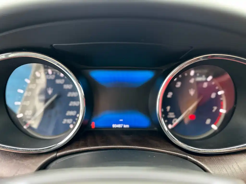 Maserati Quattroporte — миниатюра 24