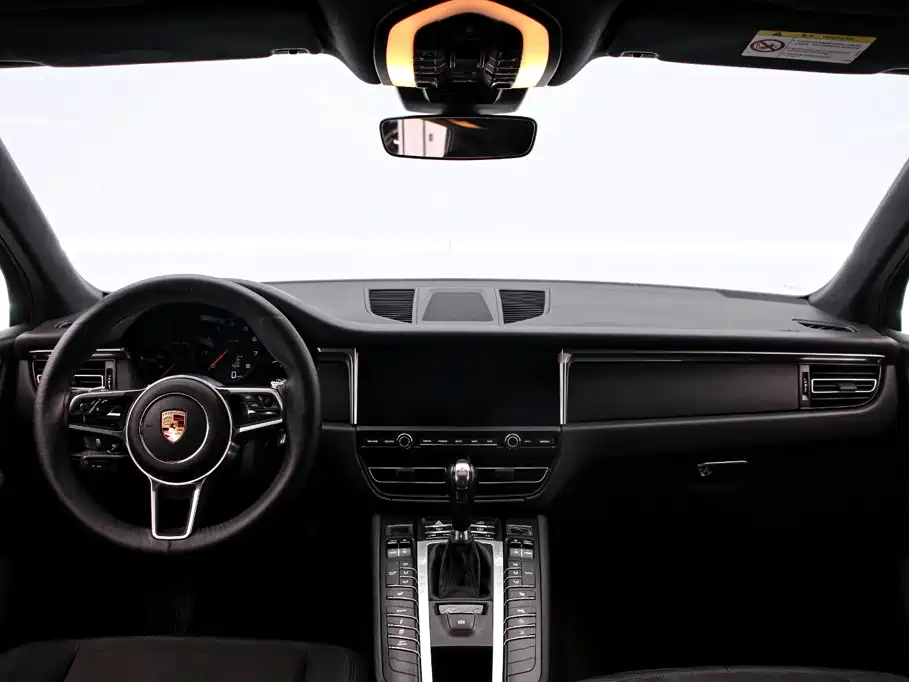 Porsche Macan — миниатюра 5