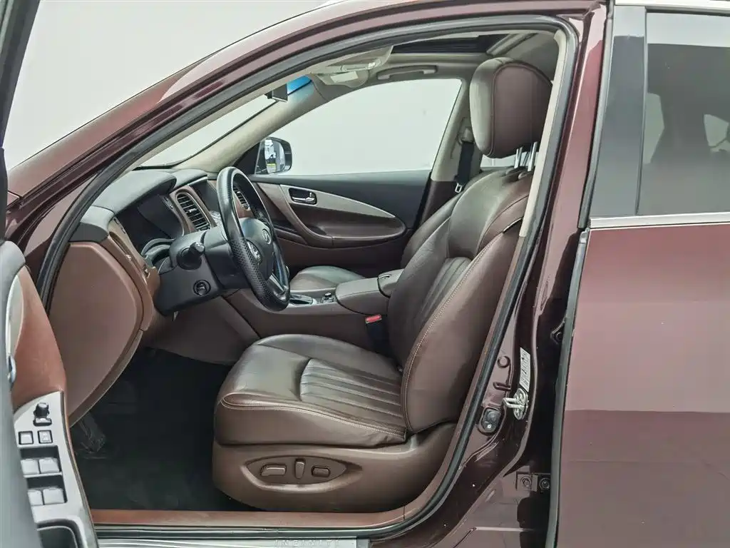Infiniti QX50 2015 2.5L Enjoy