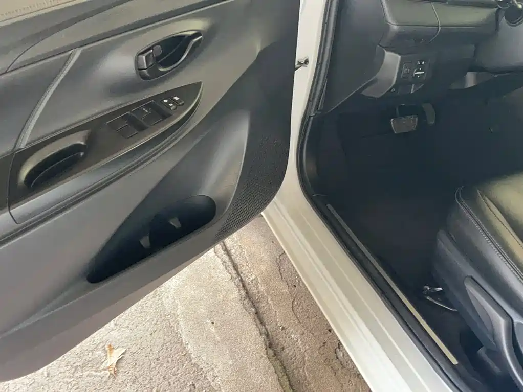 Toyota Yaris L — миниатюра 13