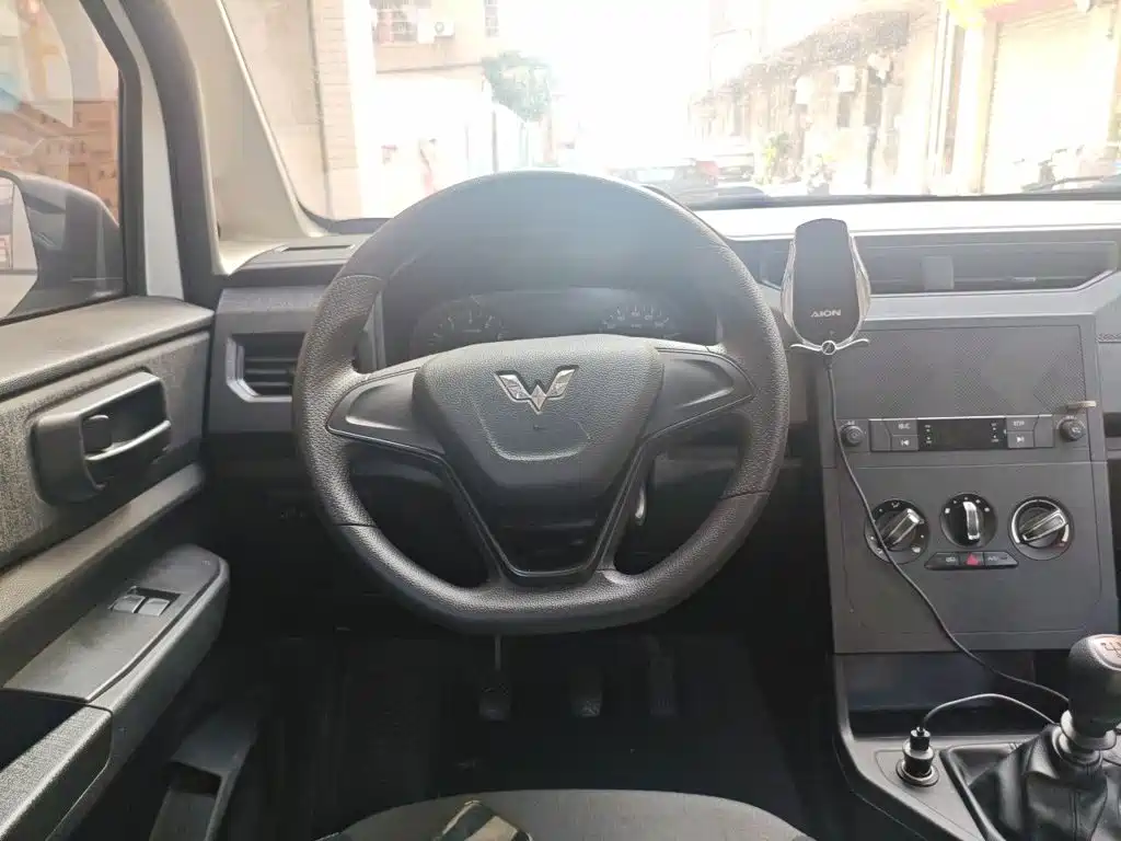 Wuling Hongguang PLUS — миниатюра 6