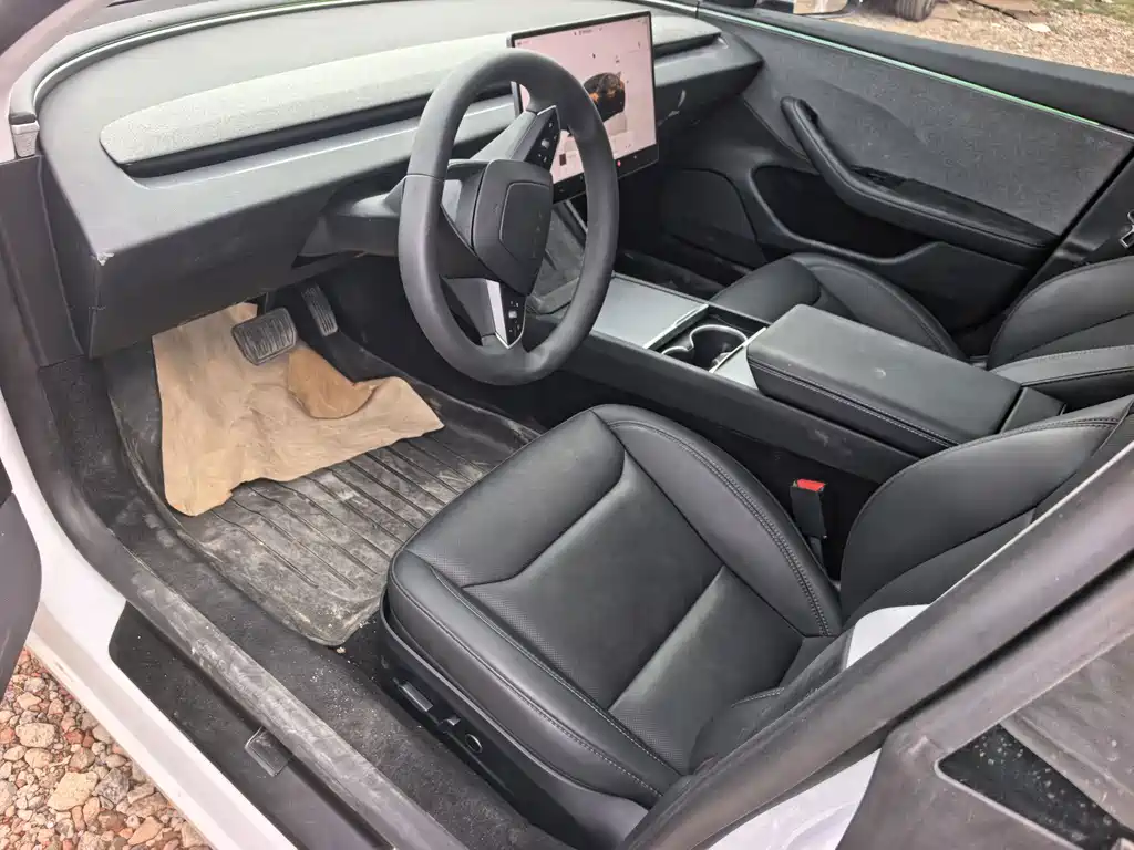Tesla Model 3 — миниатюра 4