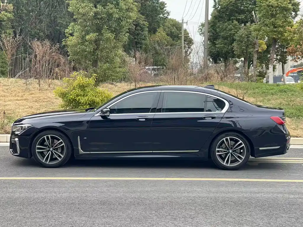 BMW 7 SERIES
