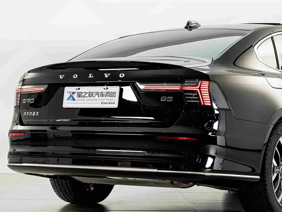 Volvo S90 — миниатюра 7