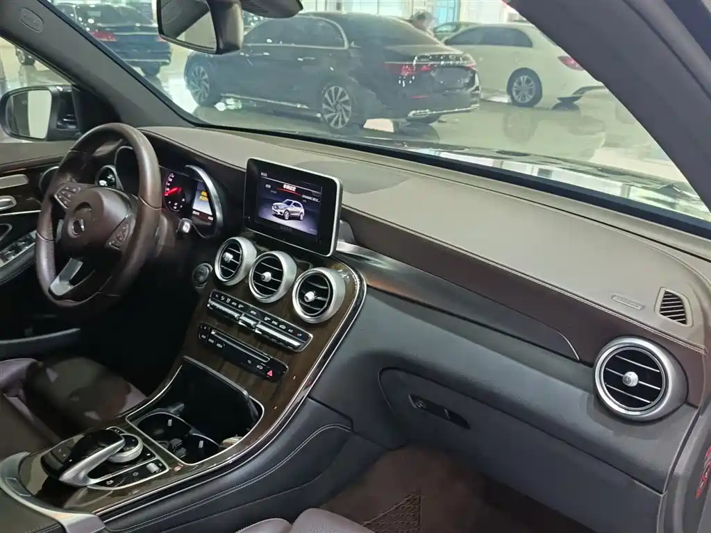 Mercedes-Benz GLC 2018 GLC 260 4MATIC