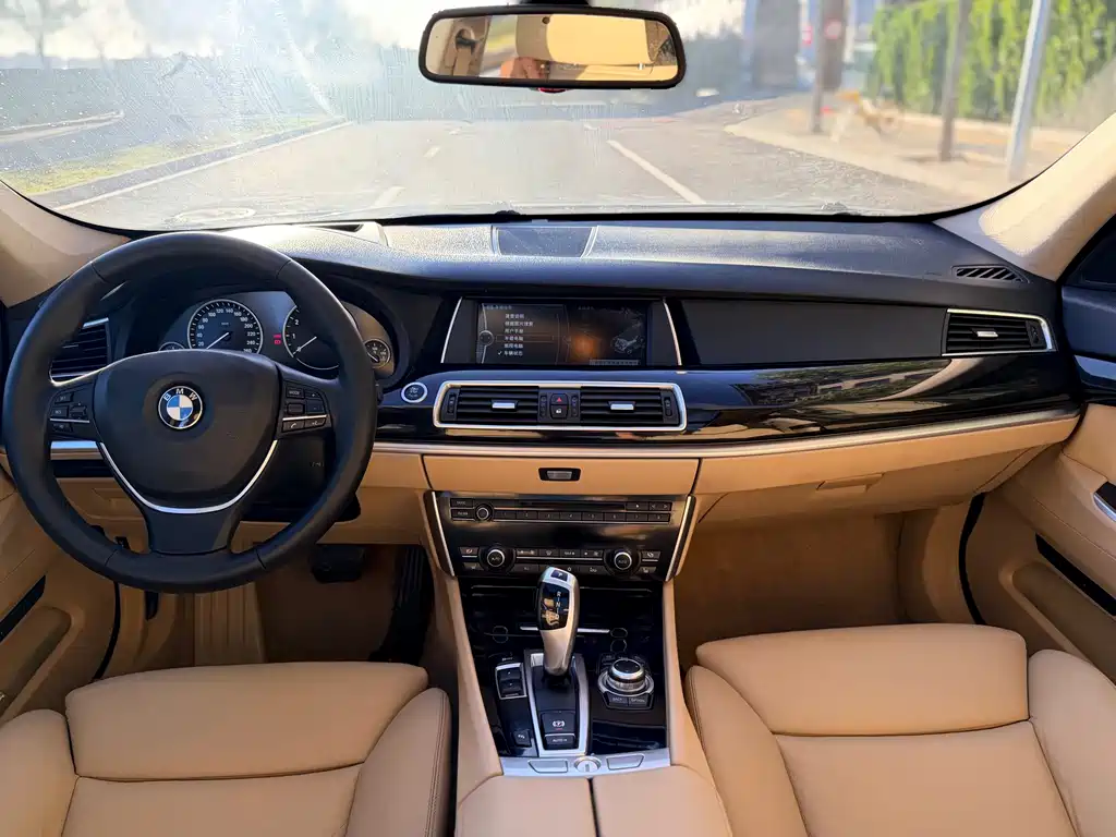 BMW 5 Series GT — миниатюра 9