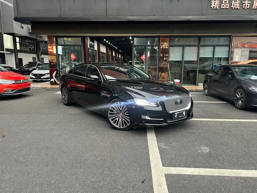Jaguar XJ — миниатюра 3