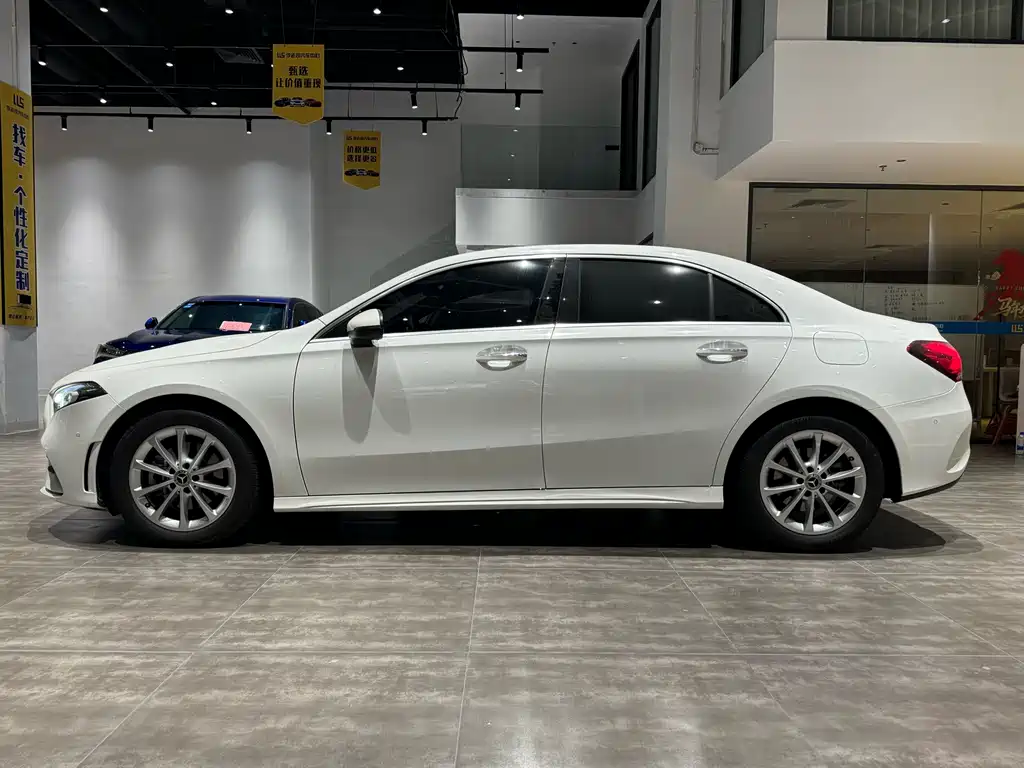 Mercedes-Benz A-Class — миниатюра 3