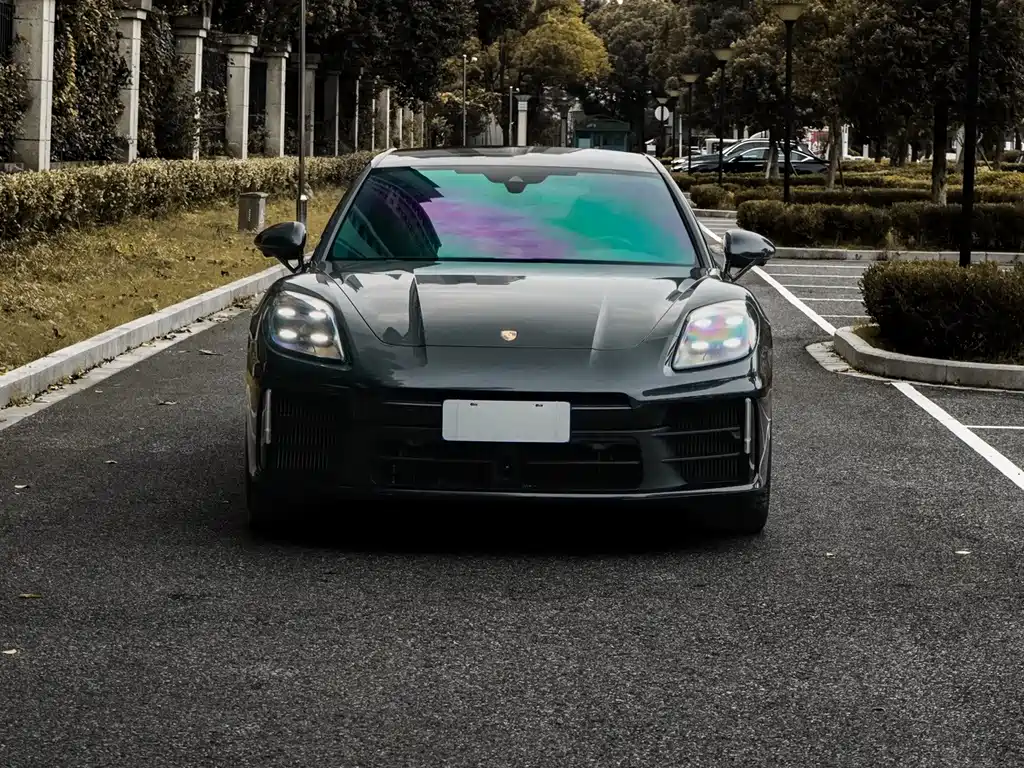 Porsche Panamera — миниатюра 2
