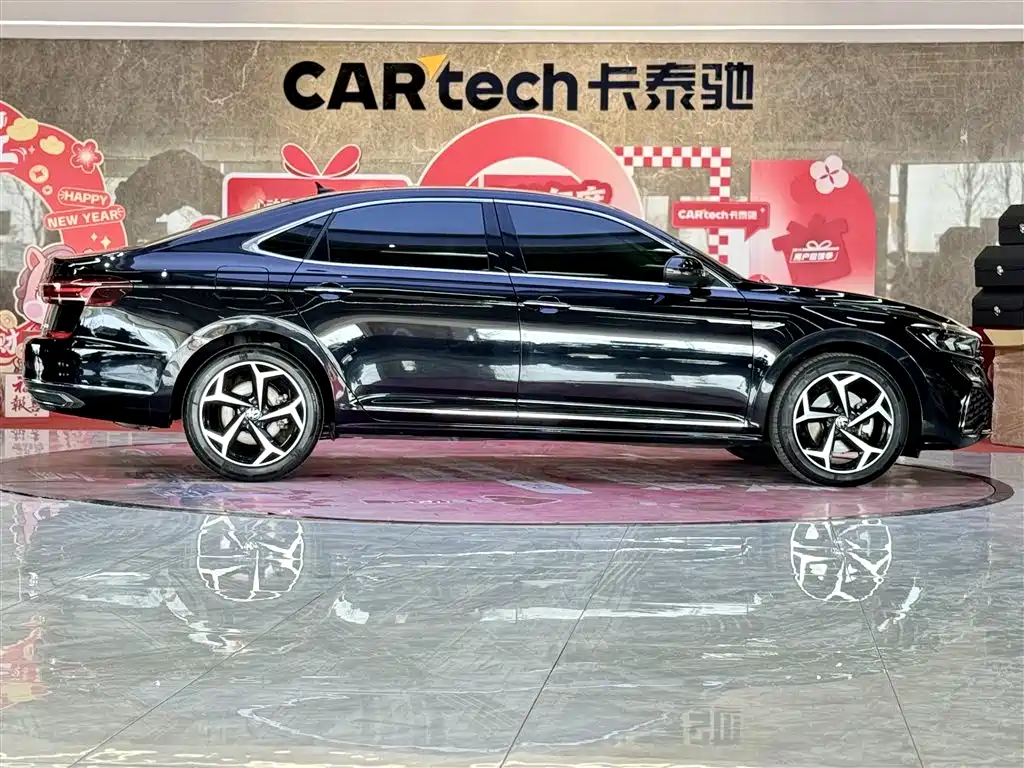 Volkswagen Passat 2023 330TSI Elite