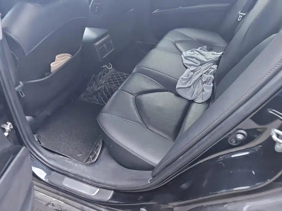 Toyota Camry — миниатюра 11