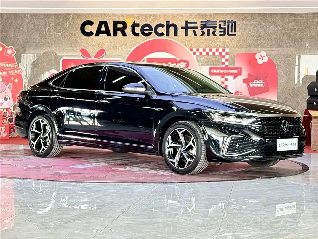 Volkswagen Passat 2023 330TSI Elite