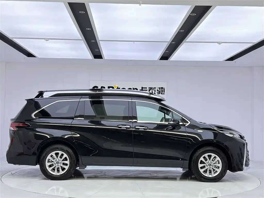 Toyota Granvia 2024 2.5L Comfort