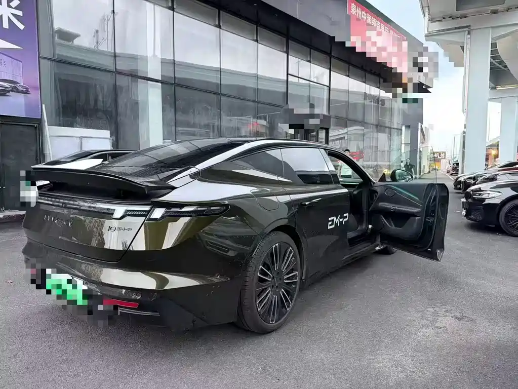 Lynk & Co 10 — миниатюра 8
