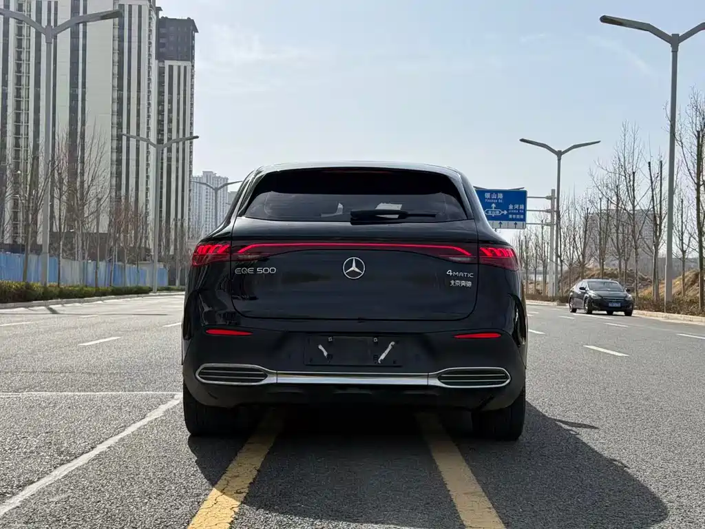 MERCEDES-BENZ EQE SUV