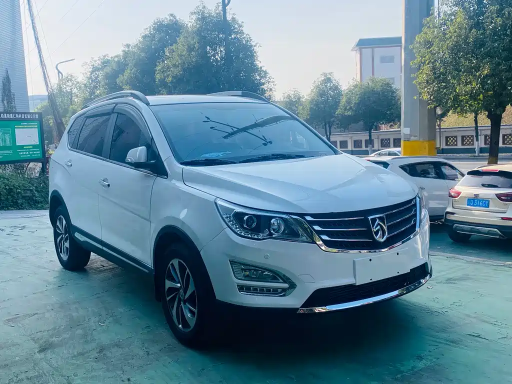 BAOJUN 560
