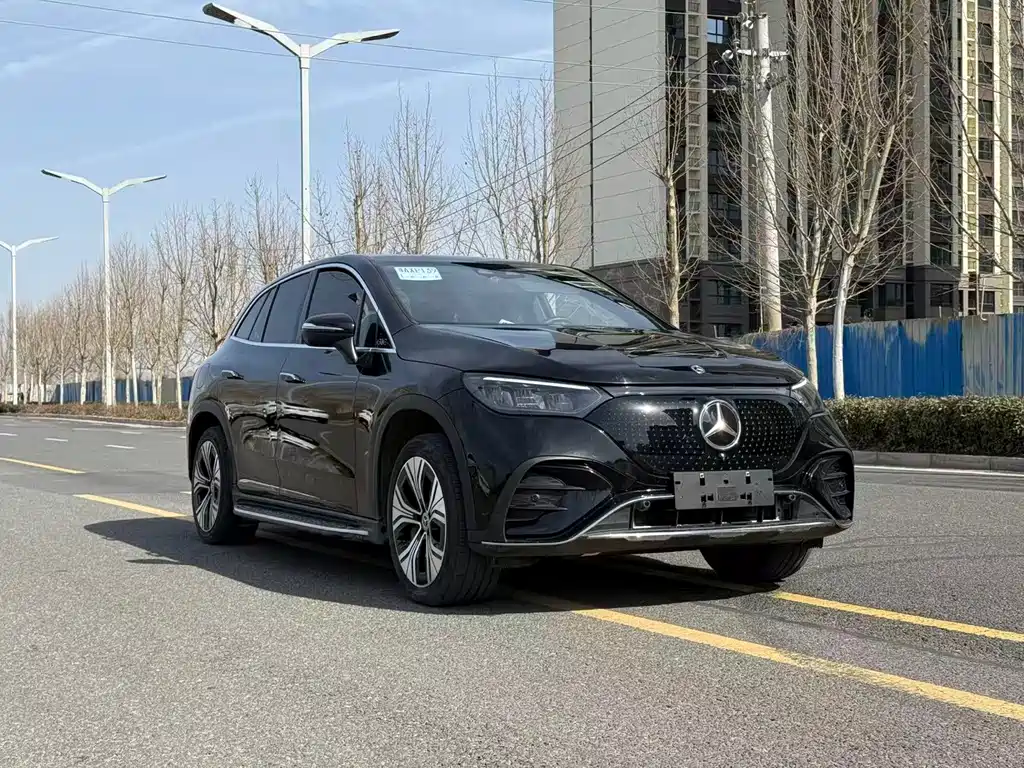MERCEDES-BENZ EQE SUV