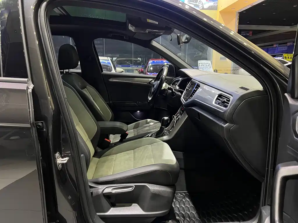 Volkswagen T-Roc 2020 280TSI DSG R-Line Pro