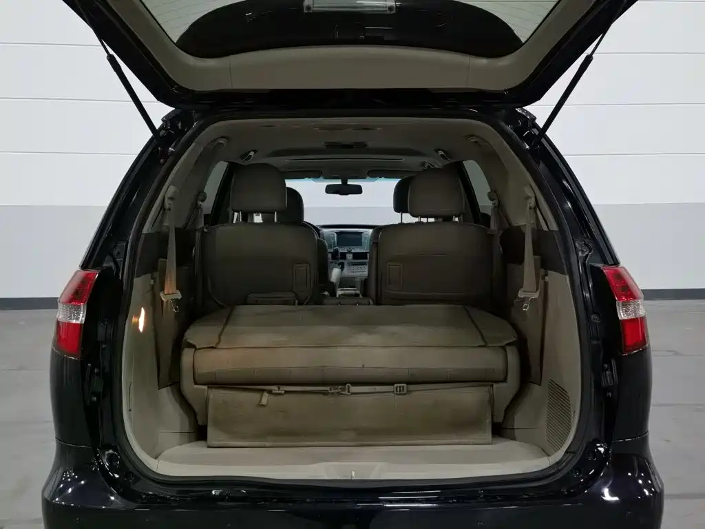 BYD M6 2.4L Automatic Premium Edition, фото 16
