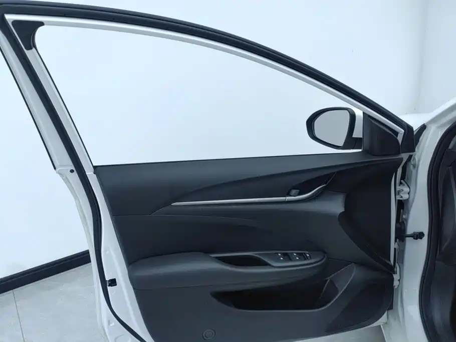 Buick Excelle — миниатюра 7