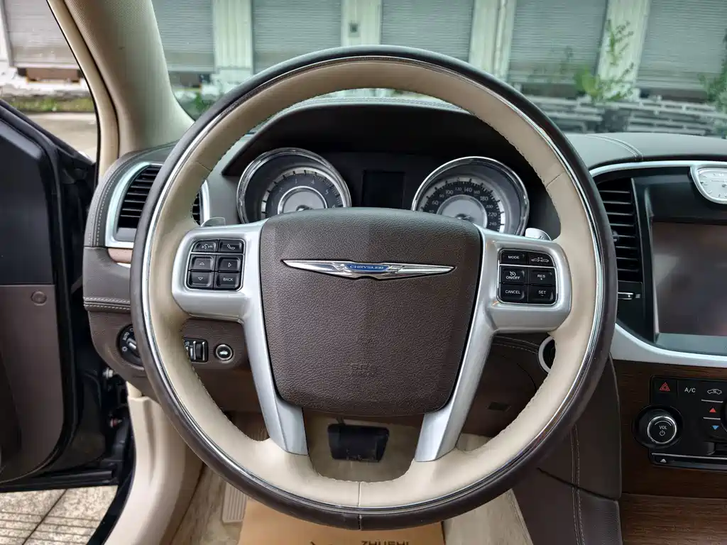 Chrysler 300C — миниатюра 16