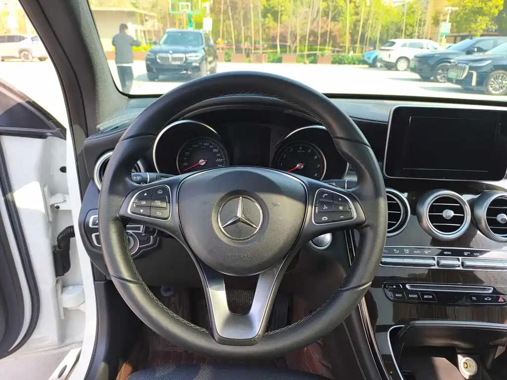 Mercedes-Benz GLC 2017 GLC 260 4MATIC Luxury