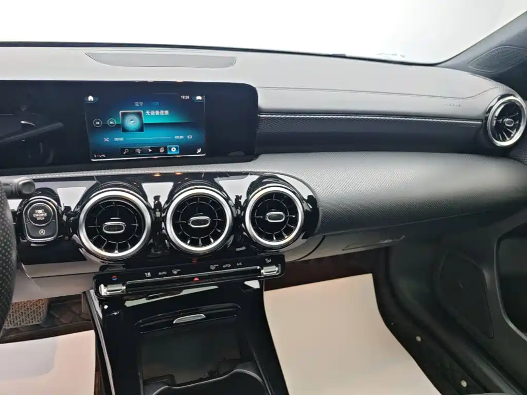 Mercedes-Benz A-Class — миниатюра 13