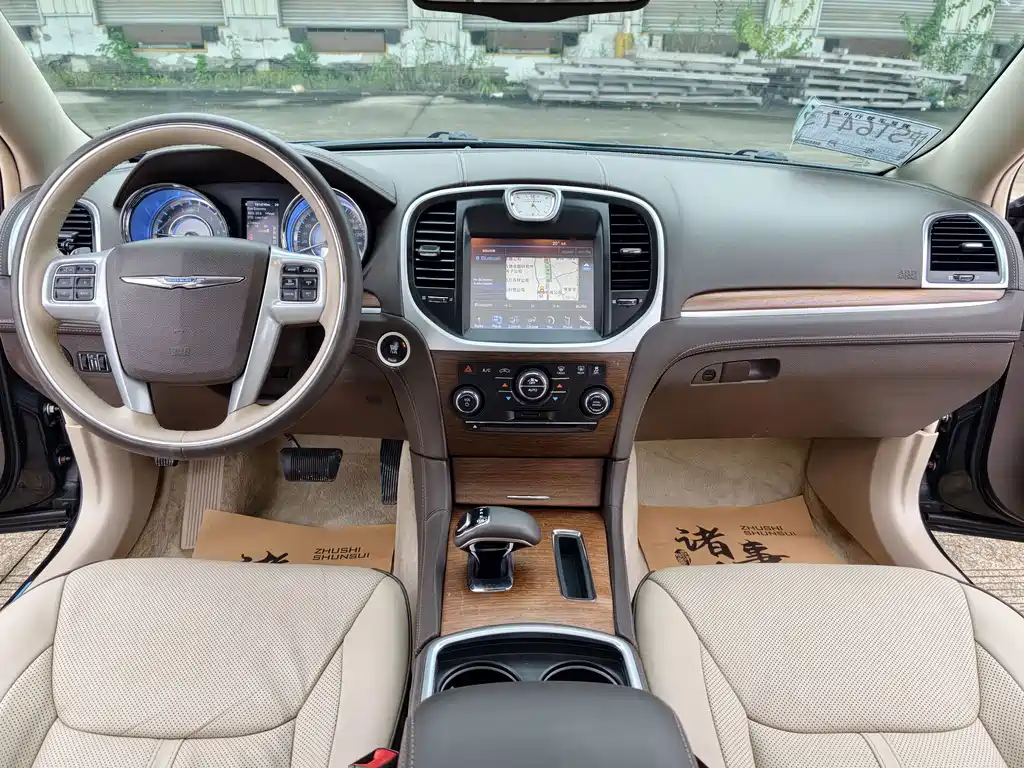 Chrysler 300C — миниатюра 24