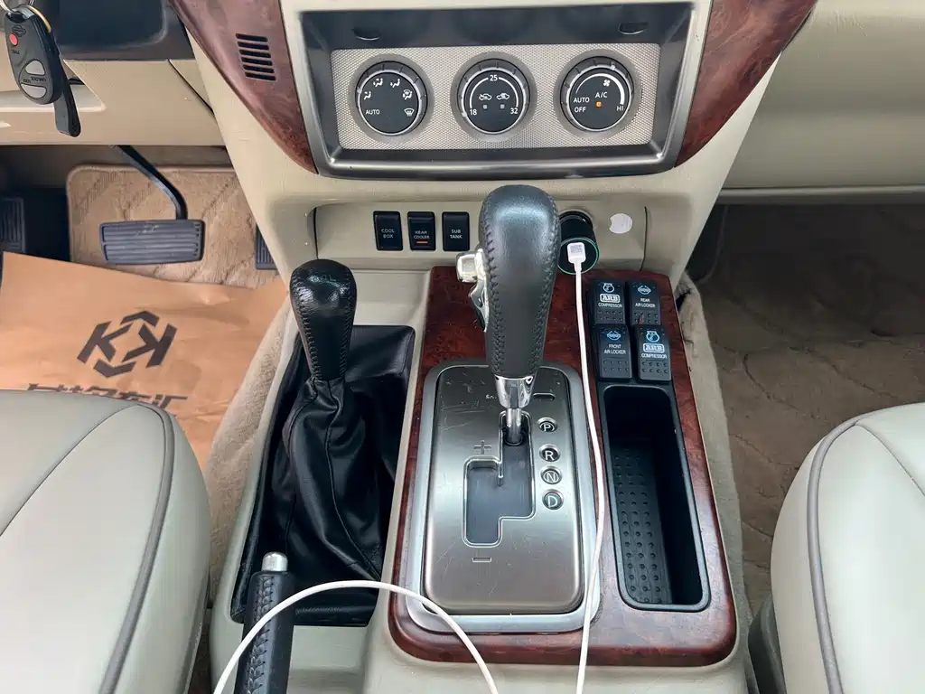 Nissan Patrol — миниатюра 9