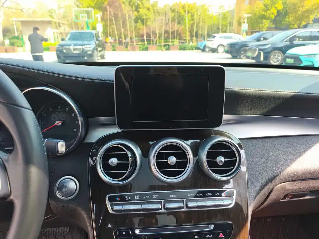 Mercedes-Benz GLC 2017 GLC 260 4MATIC Luxury