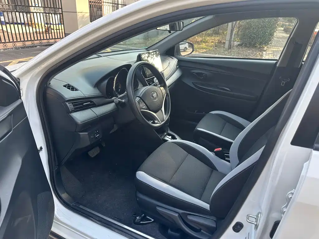 TOYOTA YARIS L ZHIXUAN