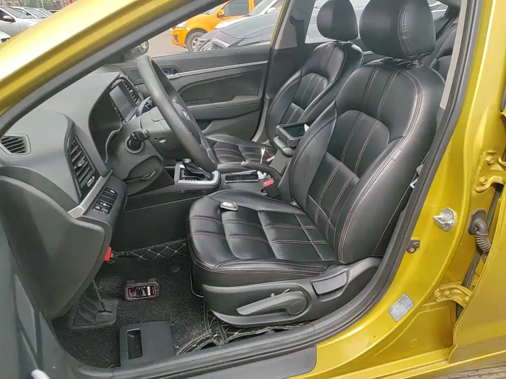 Hyundai Elantra — миниатюра 15