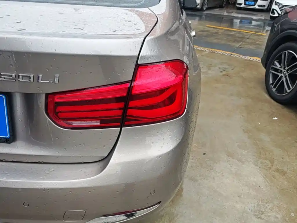 BMW 3 Series — миниатюра 8