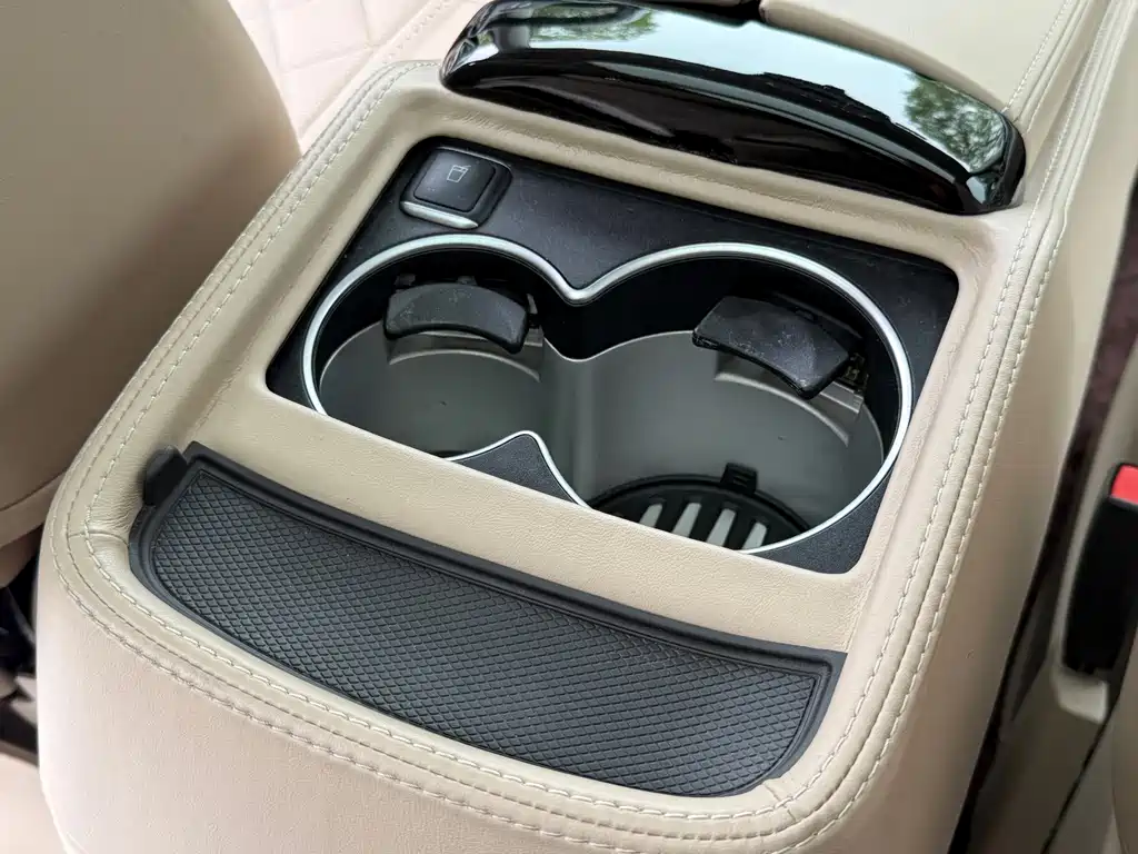 Mercedes-Benz V-Class — миниатюра 18