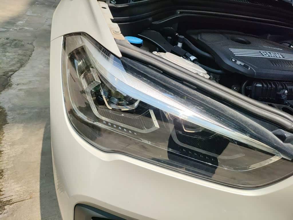 BMW X1 1.5 л 2021 г. Белый, пробег 29200 км