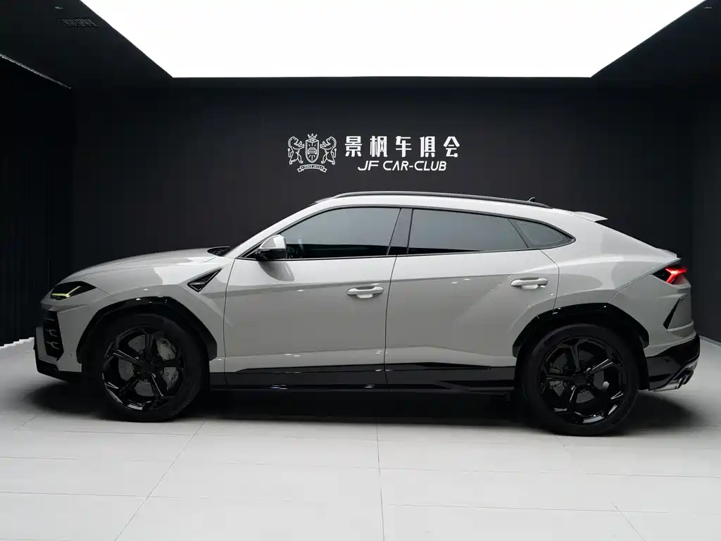 Lamborghini Urus — миниатюра 3