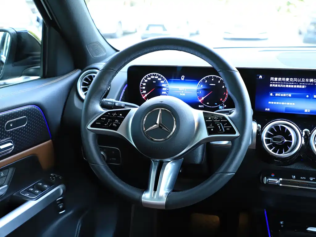 Mercedes-Benz GLB — миниатюра 10