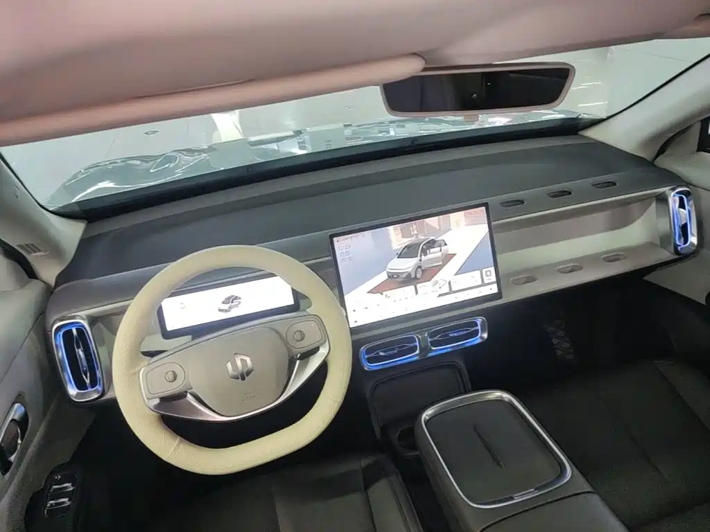 Leapmotor Leapmotor B10 — миниатюра 10